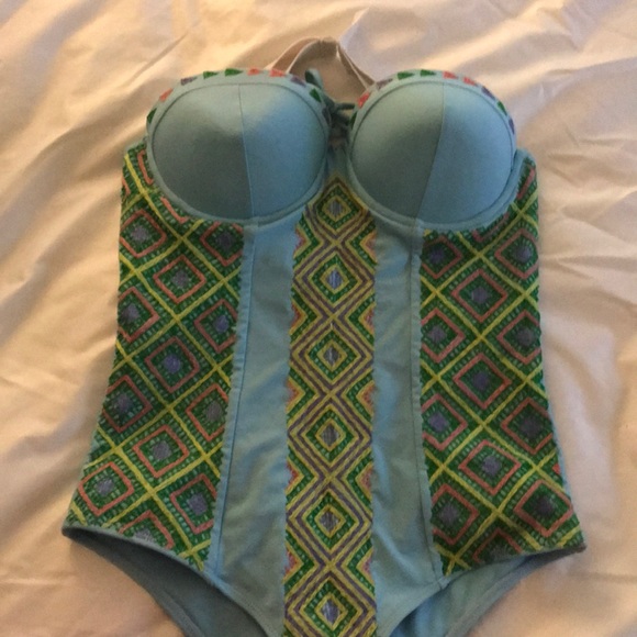 Beach Riot one piece - Picture 2 of 4